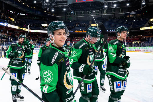 Färjestads Anton Berglund jublar