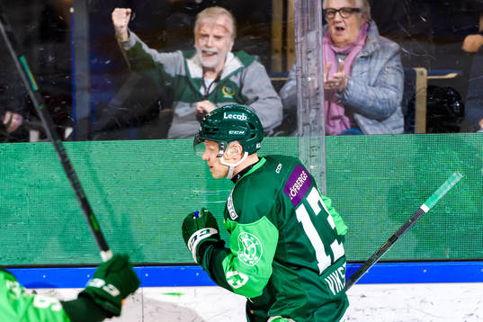 Färjestads Daniel Viksten jublar