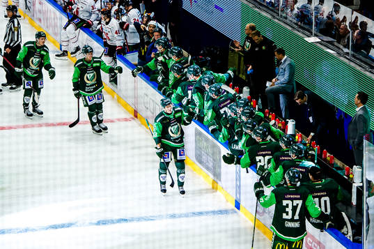 Färjestads Daniel Viksten  jublar