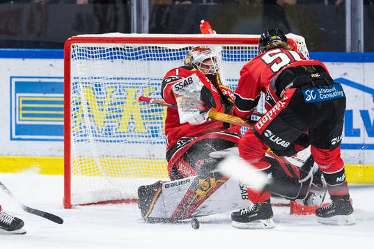 Luleås målvakt Jesper Wallstedt och Daniel Sondell