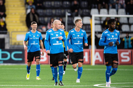 Halmstads Marcus Antonsson jublar efter 0-1