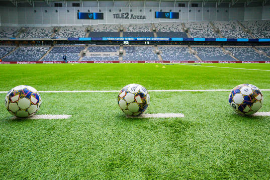 Fotbollar på Tele2 Arena