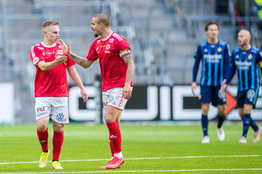 Kalmars Isak Jansson jublar med Douglas Bergqvist