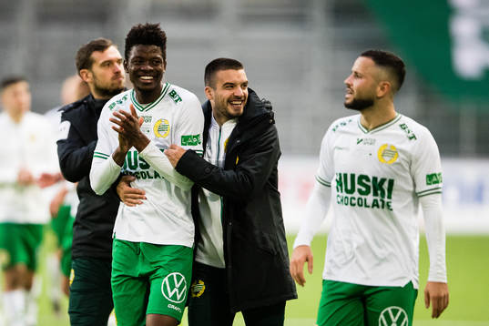 Hammarbys Aziz Mohammed Ouattara, Vladimir Rodic och Mohanad Jeahze jublar