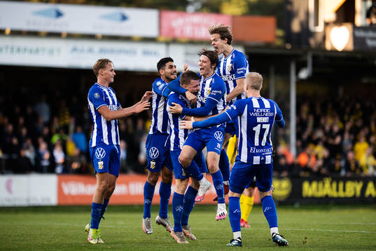 IFK Göteborgs Calle Johansson jublar efter 1-2