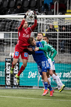 Brages målvakt Adrian Engdahl och Sundsvalls Ludvig Nåvik