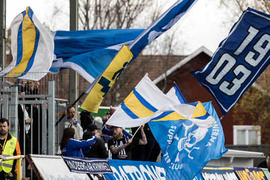 Sundsvalls fans på plats på Domnarsvallen