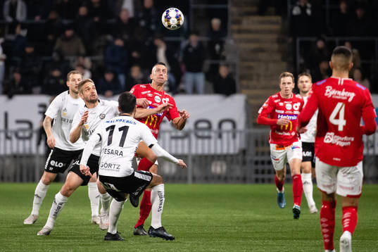 Örebros Johan Mårtensson och Degerfors Nikola Djurdjic