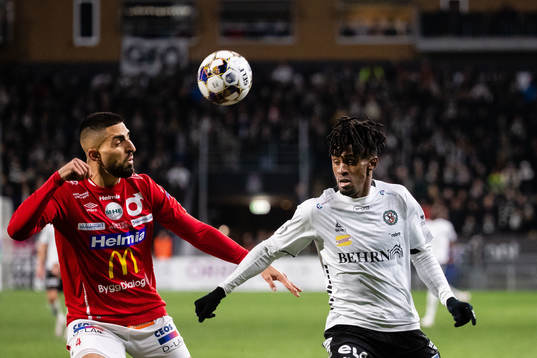 Degerfors Sean Sabetkar och Örebros Rickard Emeka Friday