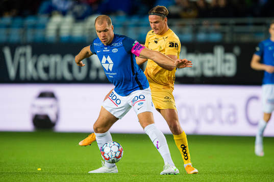 Martin Bjørnbak of Molde and Erik Botheim of Bodø/Glimt