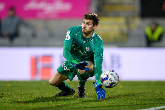 Örebros målvakt Bobby Allain släpper in 1-0
