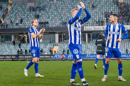 IFK Göteborgs August Erlingmark tackar publiken