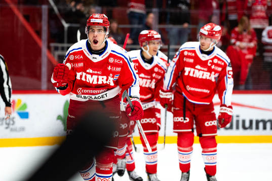 Timrås Viktor Lodin jublar