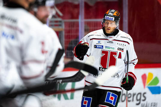 Örebros Jani Lajunen jublar