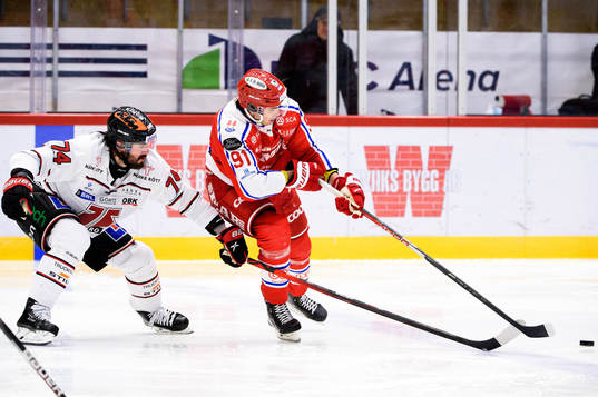 Örebros Nick Ebert och Timrås Viktor Lodin