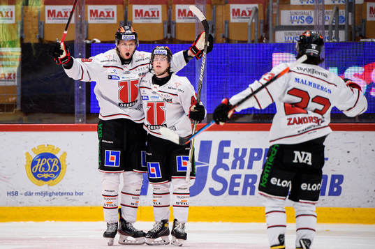 Örebros Rodrigo Abols jublar