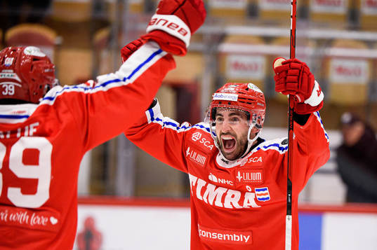 Timrås Joey LaLeggia jublar