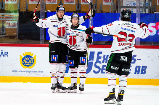 Örebros Rodrigo Abols jublar