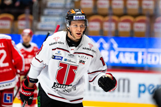 Örebros Rodrigo Abols jublar