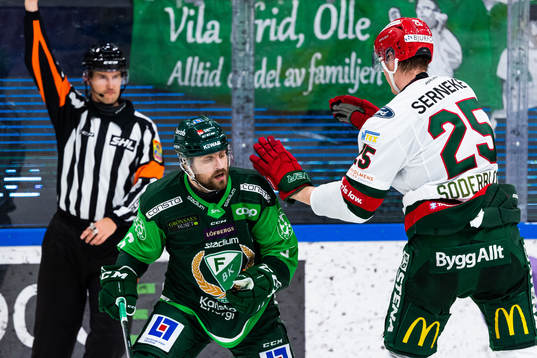 Färjestads Mikael Wikstrand och Frölundas Elmer Söderblom