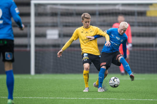 Elfsborgs Filip Persson och Halmstads Pontus Carlsson