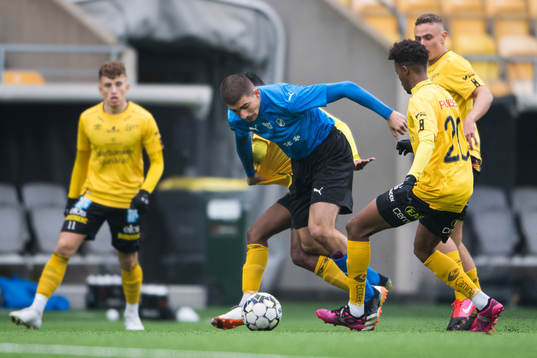 Halmstads Taulant Parallangaj och Elfsborgs Mohamed Adam