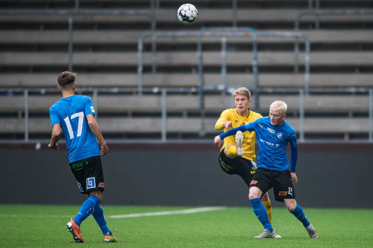 Elfsborgs Filip Persson och Halmstads Pontus Carlsson