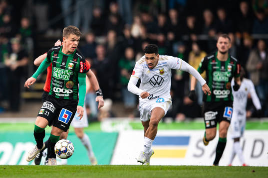 Varbergs Victor Karlsson och Östersunds Marco Weymans