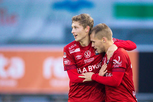 Örgrytes Anton Andreasson och Hampus Dahlqvist jublar efter 2-2 av Ailton Jose Almeida (ej i bild)