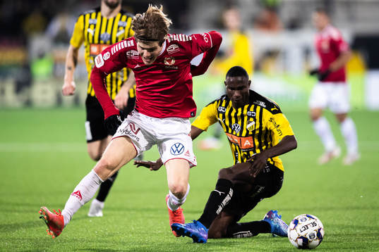 Kalmars Oliver Berg och Häckens Godswill Ekpolo