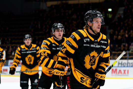 Skellefteås Jonathan Pudas jublar