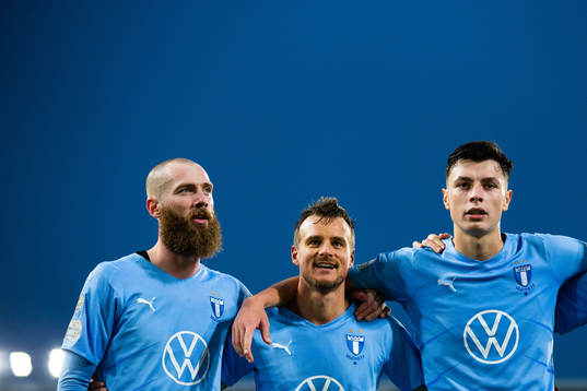Malmös Jo Inge Berget, Eric Larsson och Anel Ahmedhodzic jublar