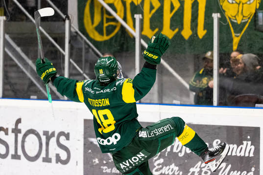 Björklövens Axel Ottosson jublar