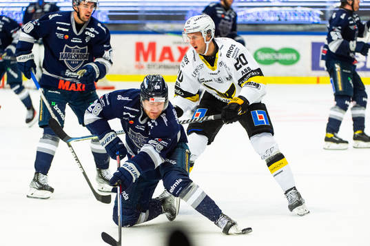 Karlskogas Sebastian Fakt och Västerås Mathias From