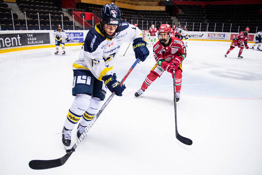 s Julia Tylke och Modos Katylin Tougas