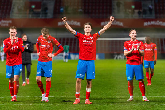 Helsingborgs Wilhelm Loeper jublar mot publiken