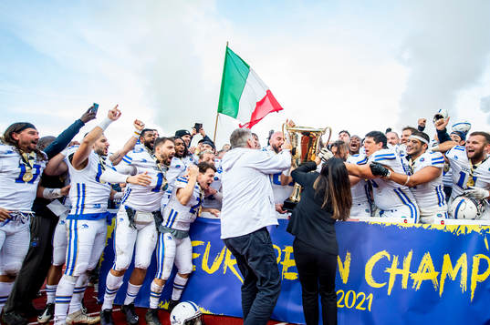 Italiens spelare jublar