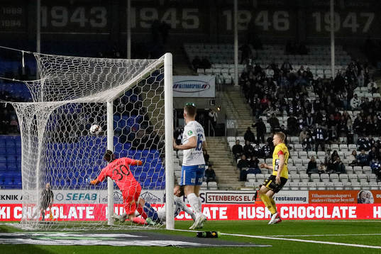 Mål 2-2 av IFK Norrköpings Linus Wahlqvist förbi