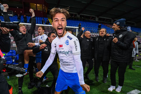 Värnamos Edvin Becirovic jublar