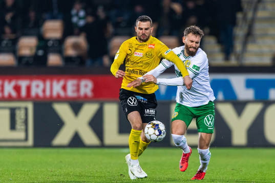 Mjällbys Kadir Hodzic och Hammarbys Simon Sandberg