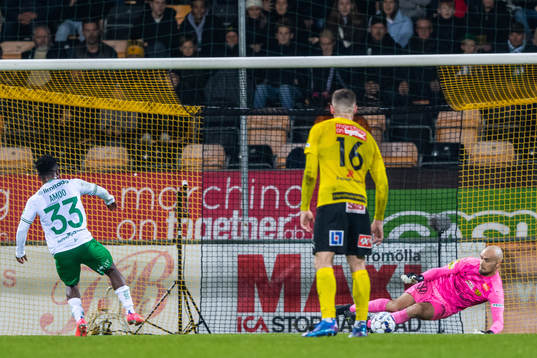 Hammarbys Akinkunmi Amoo missar en straff