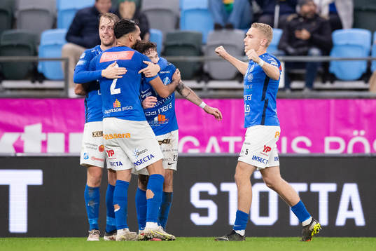 Norrbys Luis Argudo jublar med lagkamrater efter 0-4