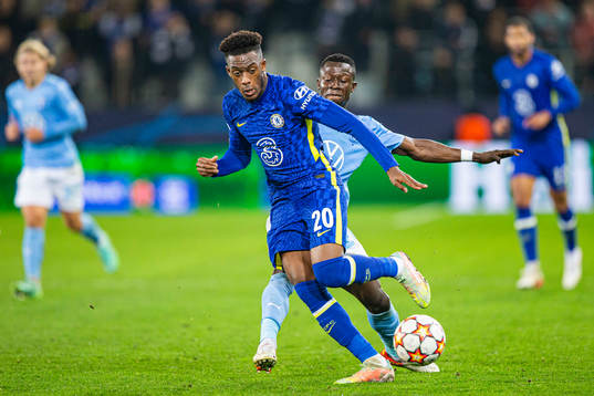 Callum Hudson Odoi of Chelsea and Bonke Innocent of Malmö FF