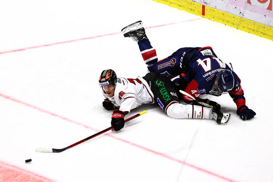 Örebros Jere Sallinen och Linköpings Jonas Junland