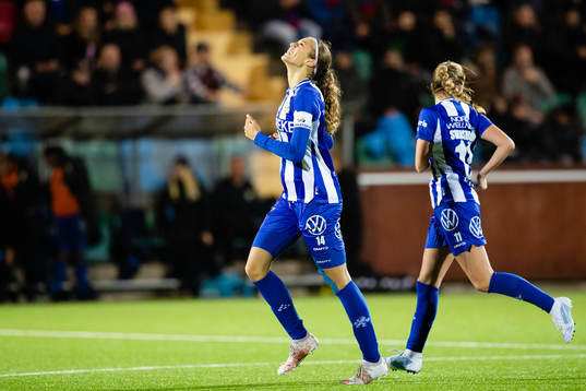 IFK Göteborgs Malva Larsson jublar efter reducering till 2-3
