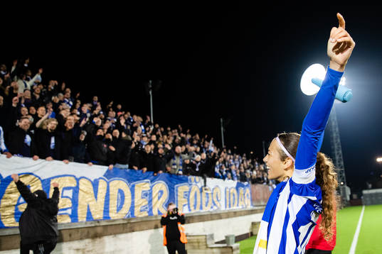 IFK Göteborgs Malva Larsson jublar med publiken