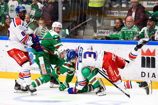 Oskarshamns Daniel Muzito-Bagenda och Wiliam Worge Kreü i