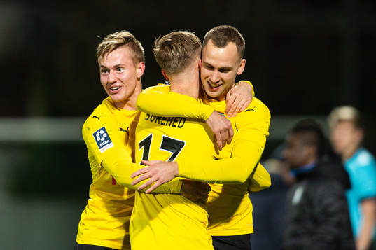 Lunds Filip Bohman jublar efter 1-0 målet