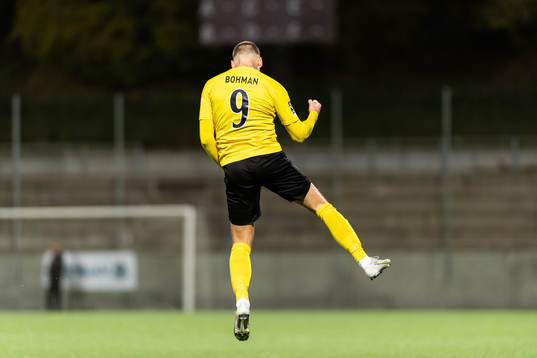 Lunds Filip Bohman jublar efter 1-0 målet