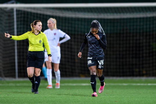 Umeås Monica Jusu Bah jublar efter 0-2